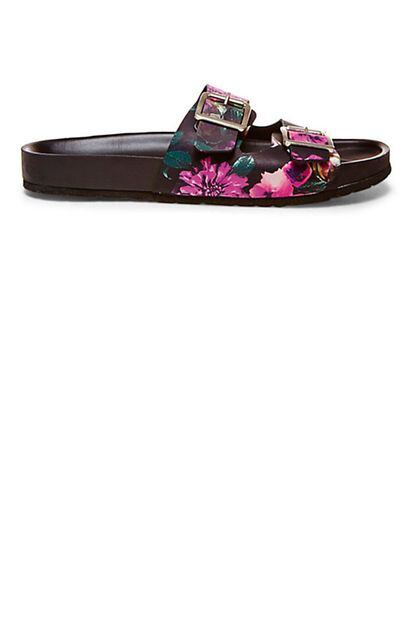 Con estampado floral. Las firma Steve Madden (89,95 euros).