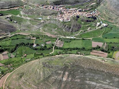 Vista aérea del cerro donde se hallaba el castro celtibérico de Aratis, en Zaragoza.