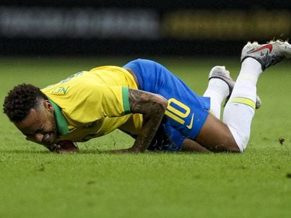 Neymar, por los suelos en un Brasil-Qatar.