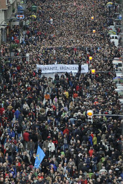 Cabecera de la manifestación de ayer en Bilbao.