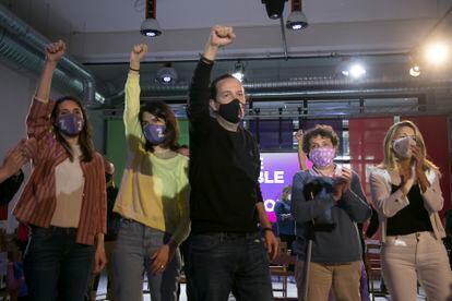 Desde la izquierda, Irene Montero, Isa Serra, Pablo Iglesias, Gloria Elizo y Yolanda Díaz, en un acto de Unidas Podemos.