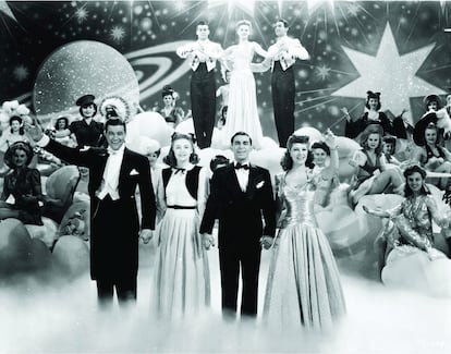 En el alegre musical ‘Adorables estrellas’ (David Butler, 1943), la industria del cine pretendía subir la moral de los soldados en la Segunda Guerra Mundial. No solía ser tan amable con los ídolos que ella misma fabricaba.