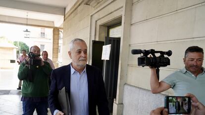 José Antonio Griñán llegaba a los juzgados de Sevilla el día 18.