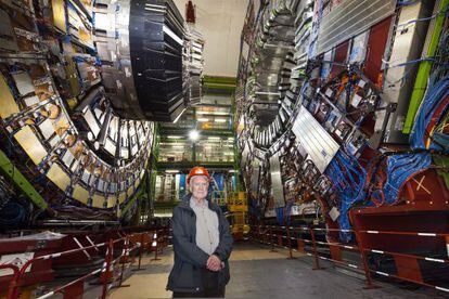 El f&iacute;sico te&oacute;rico Peter Higgs durante una visita en el detector CMS, del acelerador de part&iacute;culas LHC en 2008. 