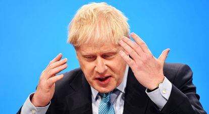 El primer ministro Boris Johnson gesticula ayer en su discurso en la conferencia del partido conservador. 