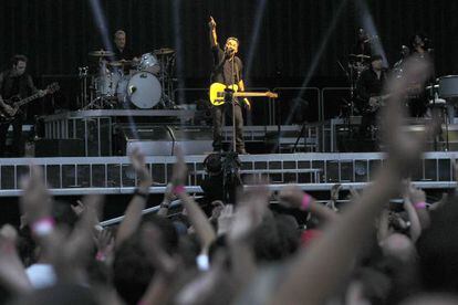Un momento de la actuación de Bruce Springsteen de anoche en el Bernabeu.