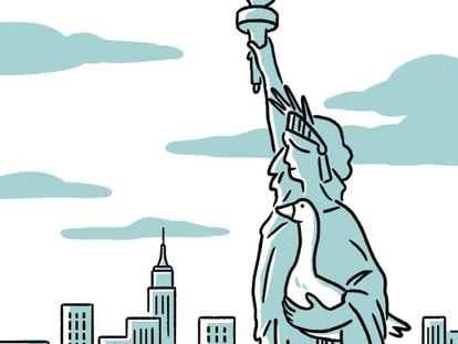 La Estatua de la Libertad, con una oca bajo el brazo.