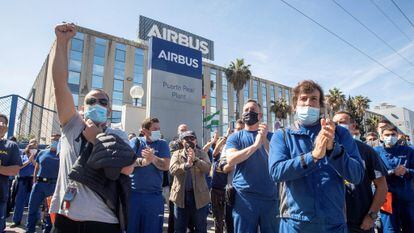 Manifestación de los trabajadores de Airbus a la entrada de la planta de Puerto Real  (Cádiz) en abril pasado.