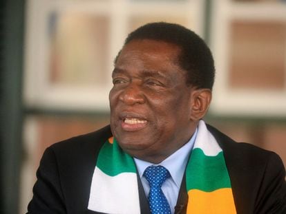 Emmerson Mnangagwa, presidente de Zimbabue, este domingo 27 de agosto, tras ganar las elecciones en su país.