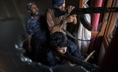 Milicianos aliados del Gobierno de Trípoli, a principios de septiembre cerca de la capital libia.