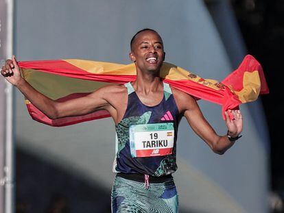 Tariku Novales, tras batir el récord español de maratón.