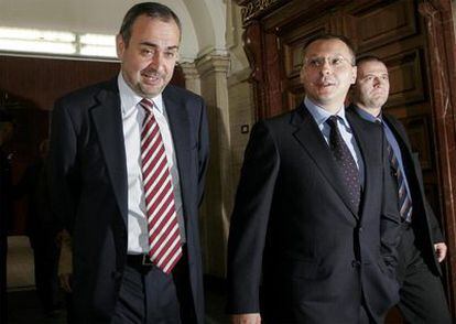 El jefe de Gobierno búlgaro junto al fiscal jefe, Boris Velchev.