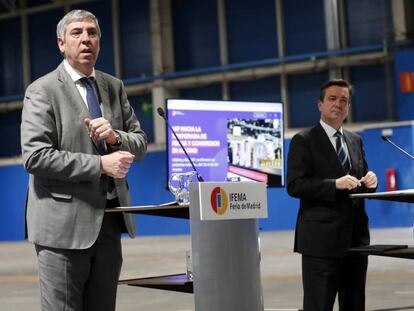 José Vicente de los Mozos, presidente de Ifema, y Eduardo López-Puertas, director general, anuncian el reinicio de las actividades presenciales del recinto en rueda de prensa.