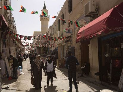 Una calle en la ciudad vieja de Trípoli, el domingo.
