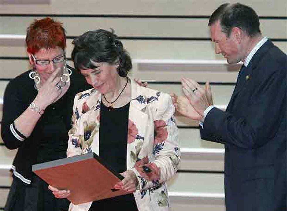 Juan José Ibarretxe, Pepi Murua, viuda de José María Ryan, y Maixabel