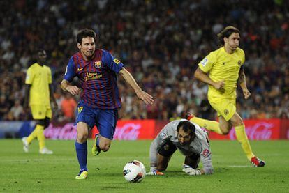 Messi, en el momento de marcar el cuarto gol del Barça al Villarreal.