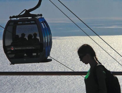 Al Monte de Funchal, a 560 metros de altura, asciende el teleférico en 10 minutos desde el puerto