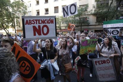 Ambiente en Ferraz durante el comité Federal del PSOE.