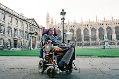 Stephen Hawking en la Universidad de Cambridge el 1 de septiembre de 1988.