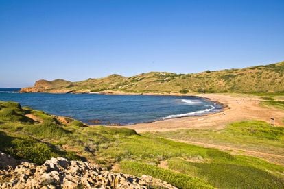 Caleta de Binimel·là, en Es Mercadal, uno de los secretos naturistas mejor guardados de Menorca.