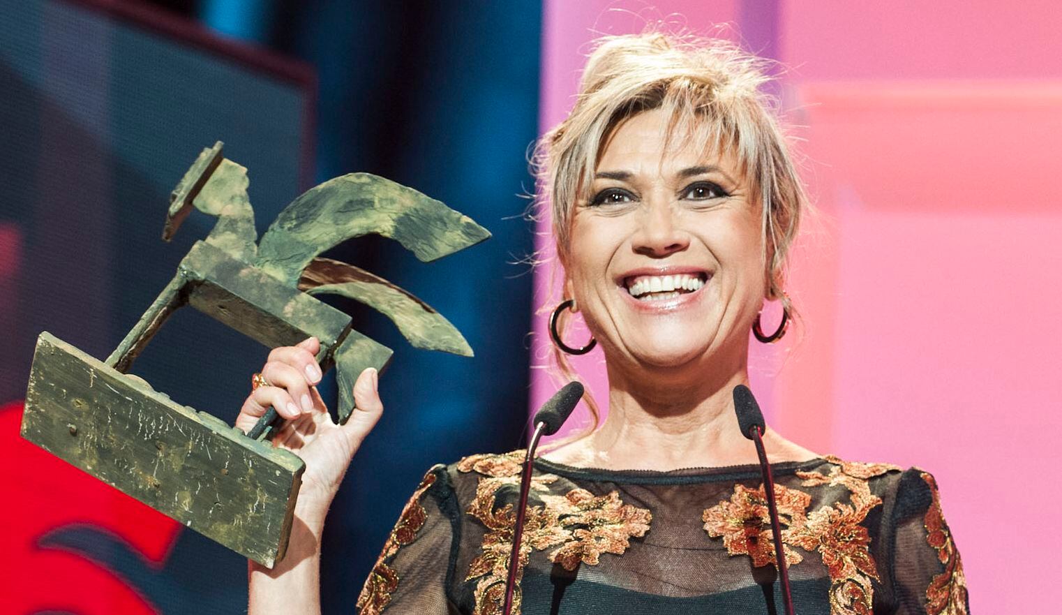 Julia Otero recoge el Premio Ondas por la Mejor trayectoria radiofónica, en 2013.