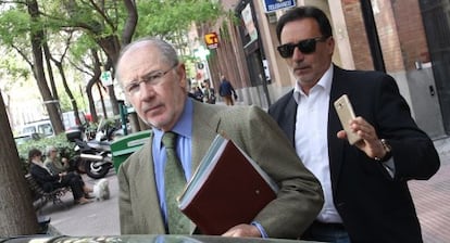 Rato sale del despacho de sus abogados, el pasado mayo.