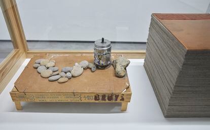 'Ohne titel', a 1962 work by Joseph Beuys, in the Helga de Alvear museum exhibition.