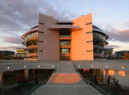 Edificio Pereda, sede del Consejo de Administración del Santander, en la Ciudad Financiera de Boadilla del Monte (Madrid).