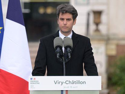 Gabriel Attal, primer ministro de Francia, da este lunes un discurso en la localidad de Viry-Châtillon.