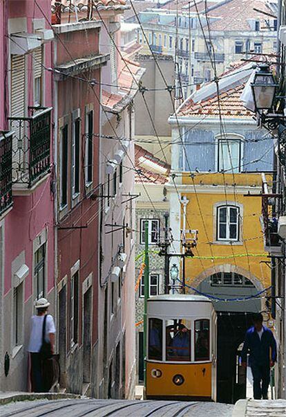 El elevador de Bica, en el barrio Alto de Lisboa.