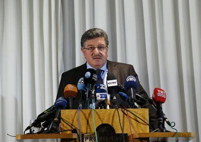 Salem al-Muslat, portavoz de la oposición siria, se dirigía a la prensa este domingo en Ginebra.