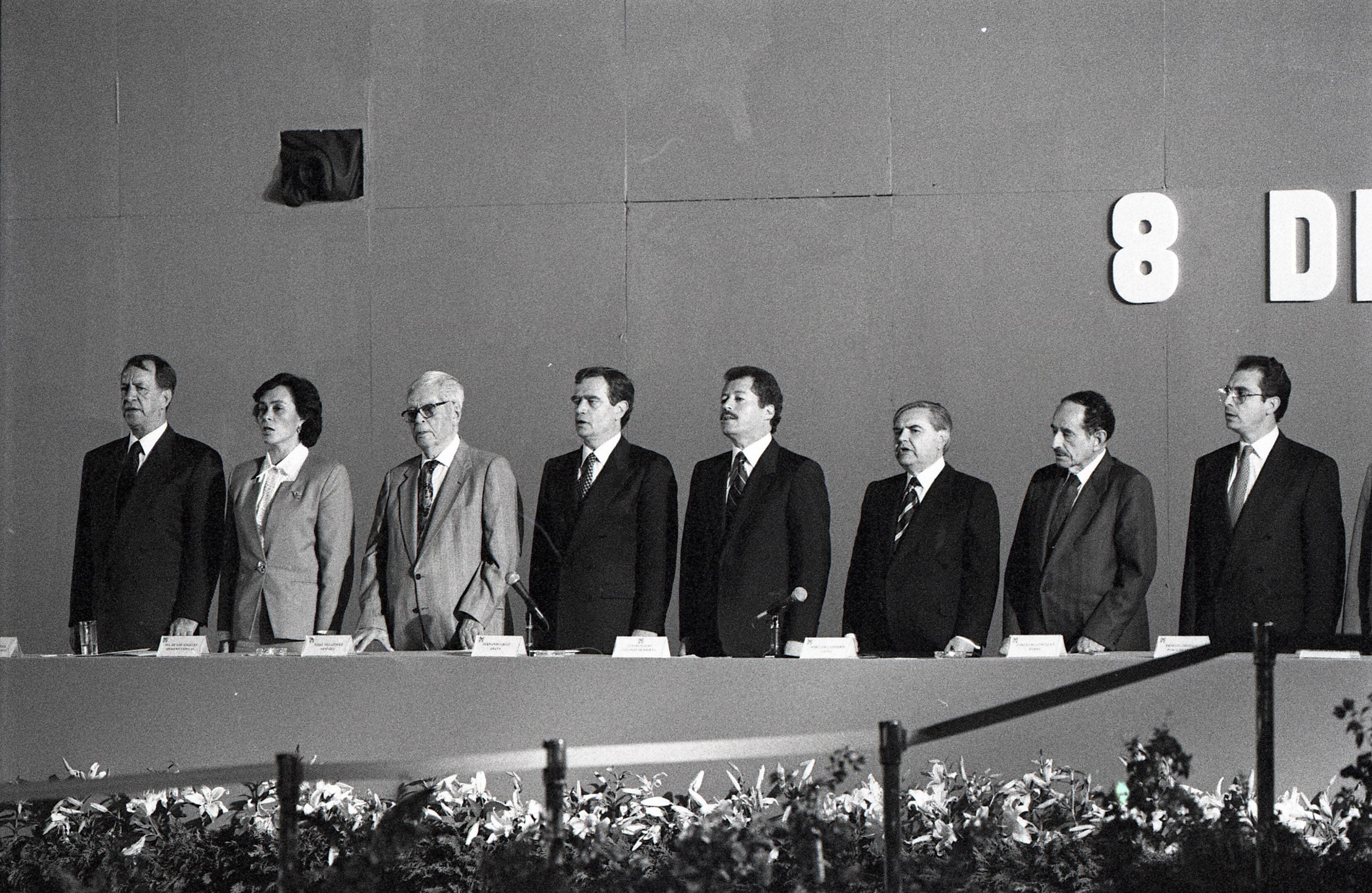 Luis Donaldo Colosio toma protesta como presidente del PRI, en 1993.