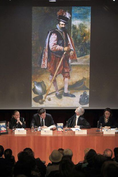 Un momento de la presentación del libro <i>Riñas de Gatos</i> de Eduardo Mendoza en el Museo del Prado.