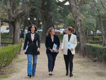 Desde la izquierda, Diana Morant, Teresa Ribera y Mónica García esta mañana en Madrid antes de la presentación del Observatorio de Salud y Cambio Climático.