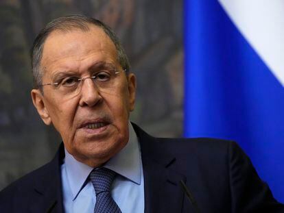 El ministro de Exteriores ruso, Serguéi Lavrov, en su comparecencia ante la prensa el jueves 7 de abril tras un encuentro con su homólogo de Baréin en Moscú.