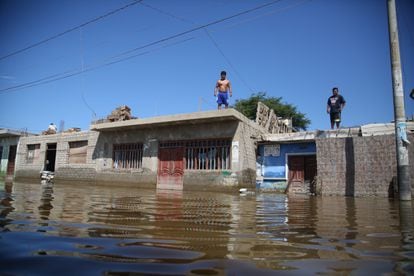 Los damnificados por los efectos del ciclón ‘Yaku’ ya pasan de los 12.000. Y las pérdidas económicas llegarían a miles de millones de dólares. Una tragedia que podría evitarse.