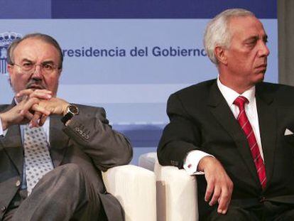 Pedro Solbes, exvicepresidente del Gobierno y David Taguas, exjefe de la Oficina Econ&oacute;mica del Gobierno, en el a&ntilde;o 2007.