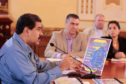 Nicol&aacute;s Maduro durante un consejo ministerial en el Palacio Miraflores en Caracas.
