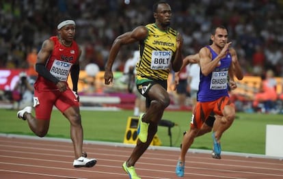 Bolt, durante las series de 100m, en Pek&iacute;n. 