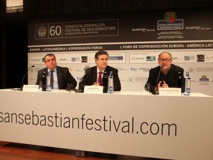 De izquierda a derecha, Juan Mari Gurrutxaga, Bernab&eacute; Unda y Jos&eacute; Luis Rebordinos en la rueda de prensa de la primera edici&oacute;n del foro. 