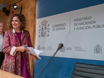 La ministra de Hacienda, María Jesús Montero, da una rueda de prensa en la sede del ministerio, en Madrid.