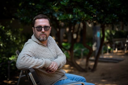 Anatoly Shari, dziennikarz i aktywista, został sfotografowany w Barcelonie.  / John Sanchez.