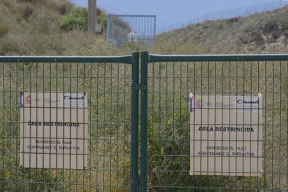 Una de las fincas de Palomares valladas por el Ciemat tras detectar contaminación por plutonio. 