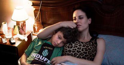 Natalia de Molina, en un fotograma de 'Techo y comida'.