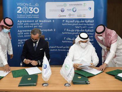 Firma de la adjudicación de las plantas de tratamiento de aguas en Arabia Saudí.