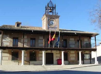 El Ayuntamiento de Casarrubuelos. 