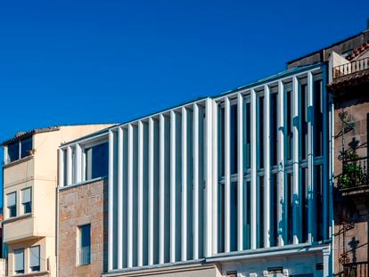 Fachada de la Sede de I+D+i en la Universidad de Vigo firmada por Ábalo-Alonso, arquitectos.