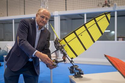 Seville / 11-30-2021: Aníbal Ollero, expert in robotics and unmanned aerial vehicles.  PHOTO: PACO PUENTES / EL PAIS