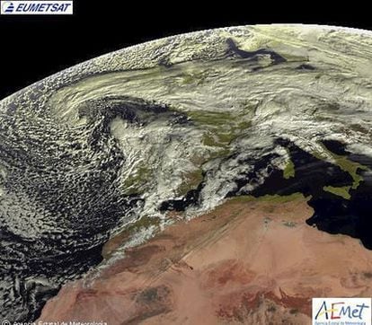 Fotografía tomada por el satélite Meteosat para la Aemet hoy.