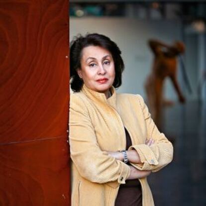 Carmen Fernández Rivera es la directora del MAC Gas Natural Fenosa desde 2005. El proyecto ‘Acompañarte’ ha sido posible porque desde su llegada al cargo ha tenido como propósito trabajar con colectivos apartados de las dinámicas de una sociedad cada vez más exigente.